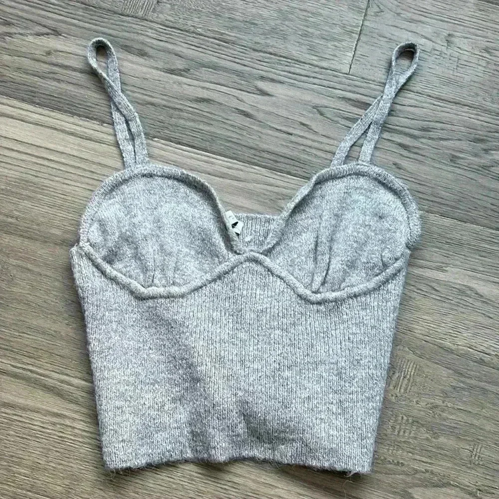 🔥Zara🔥 | Grey ribbed sweater cropped tank top - Picture 1 of 8